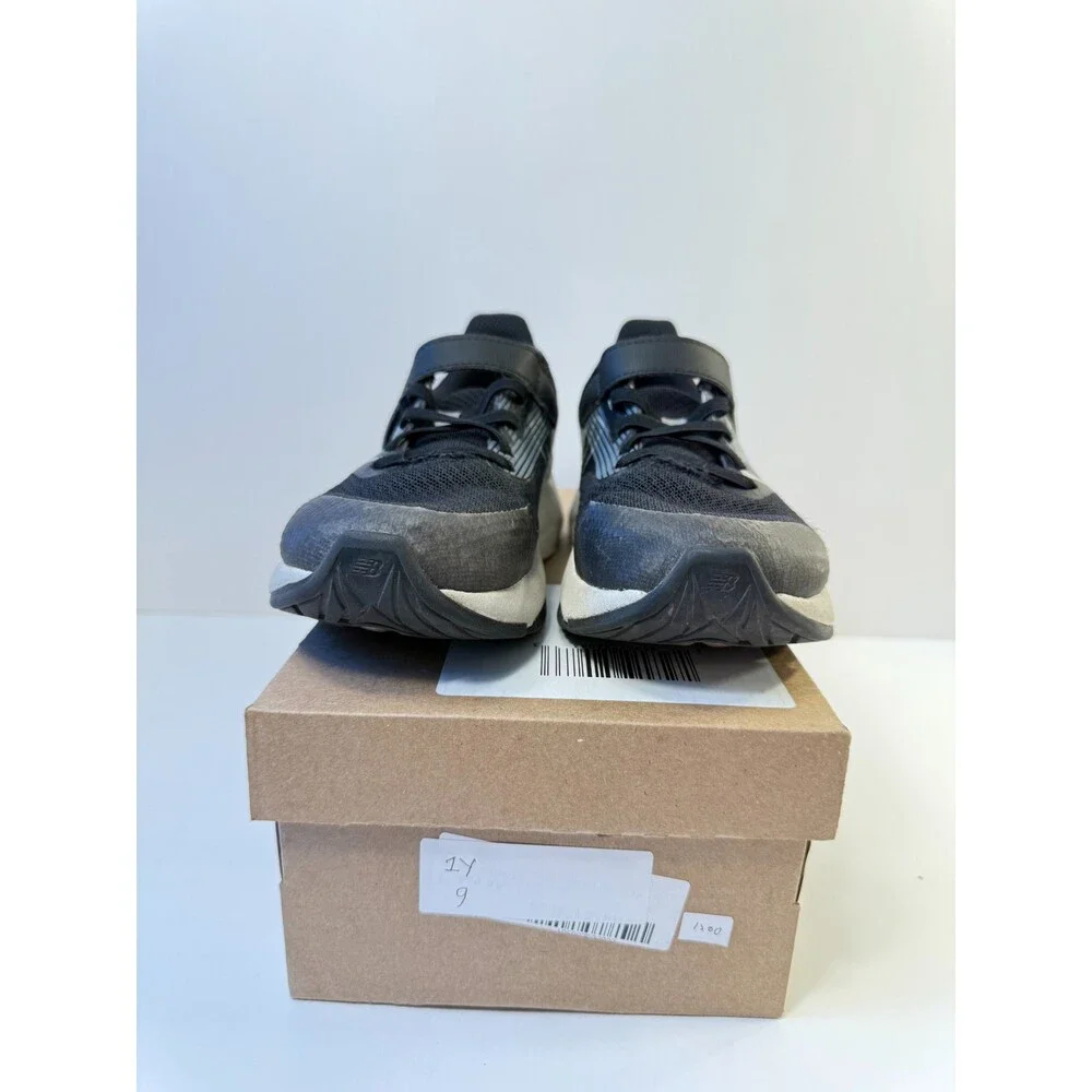 New Balance Kid's Rave Run V2 Hook & Loop Running Shoe, Black/White, 1 Wide Litt